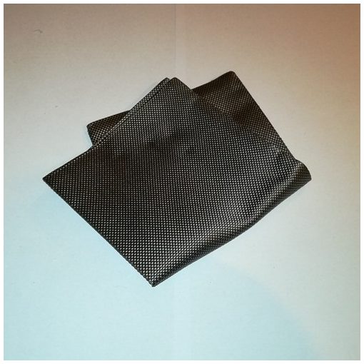 Fekete alapon ezüstszürke mintás selyem díszzsebkendő