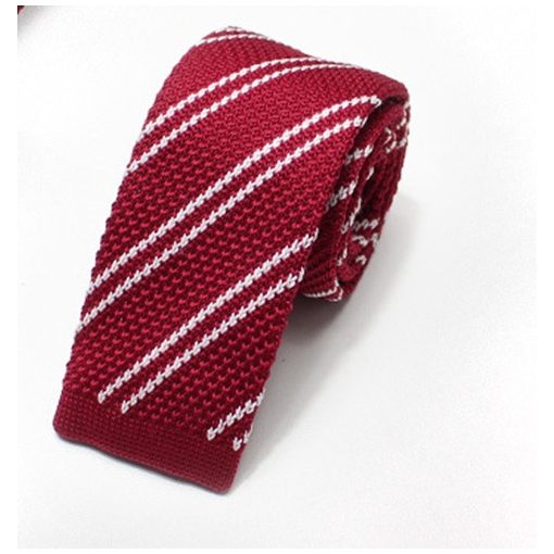 Bordó alapon fehér csíkos kötött selyem nyakkendő