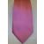 Rózsaszín, anyagában csíkos selyem nyakkendő